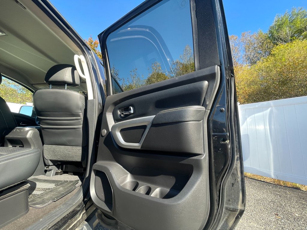 2018 Nissan Titan in Antigonish, Nova Scotia - 41 - w1024h768px