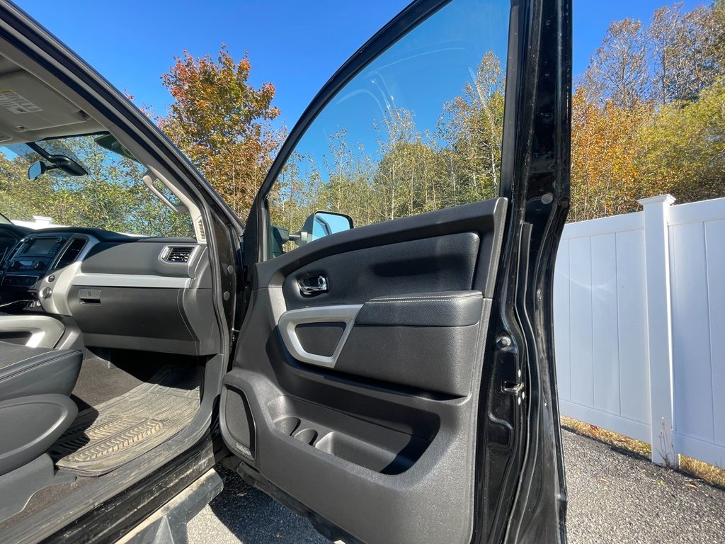 2018 Nissan Titan in Antigonish, Nova Scotia - 43 - w1024h768px