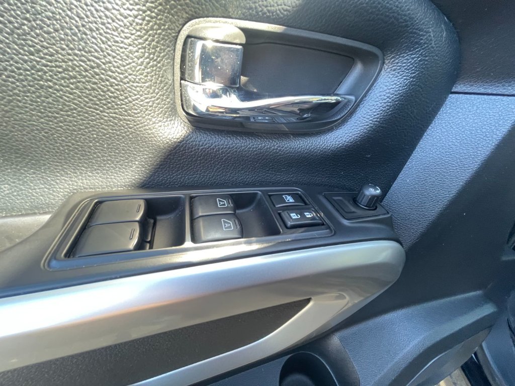 2018 Nissan Titan in Antigonish, Nova Scotia - 10 - w1024h768px