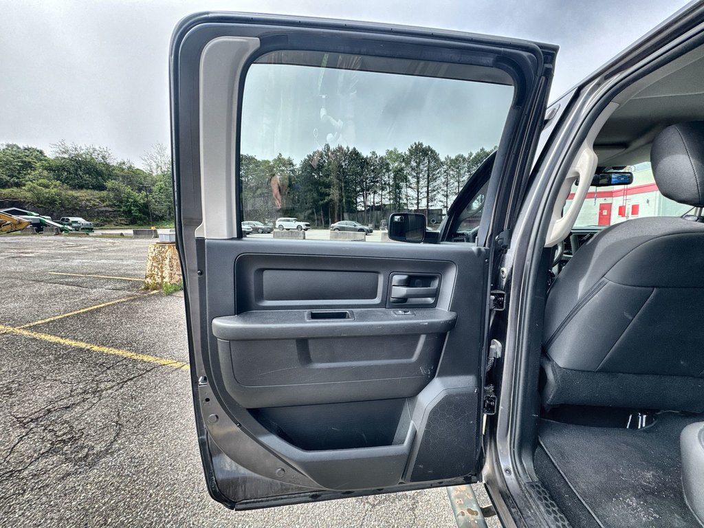2019 Ram 1500 Classic in Antigonish, Nova Scotia - 35 - w1024h768px