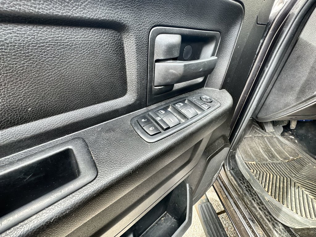 2019 Ram 1500 Classic in Antigonish, Nova Scotia - 15 - w1024h768px