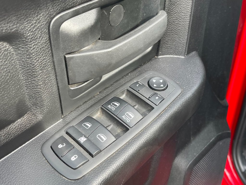 2022 Ram 1500 Classic Express | Cam | USB | RamBox| Warranty to 2027 in Saint John, New Brunswick - 10 - w1024h768px