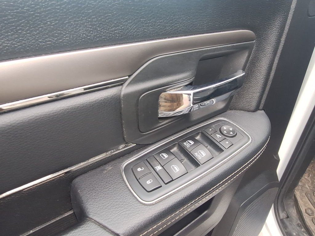 2016 Ram 1500 Sport | Roof | Cam | USB in Saint John, New Brunswick - 15 - w1024h768px