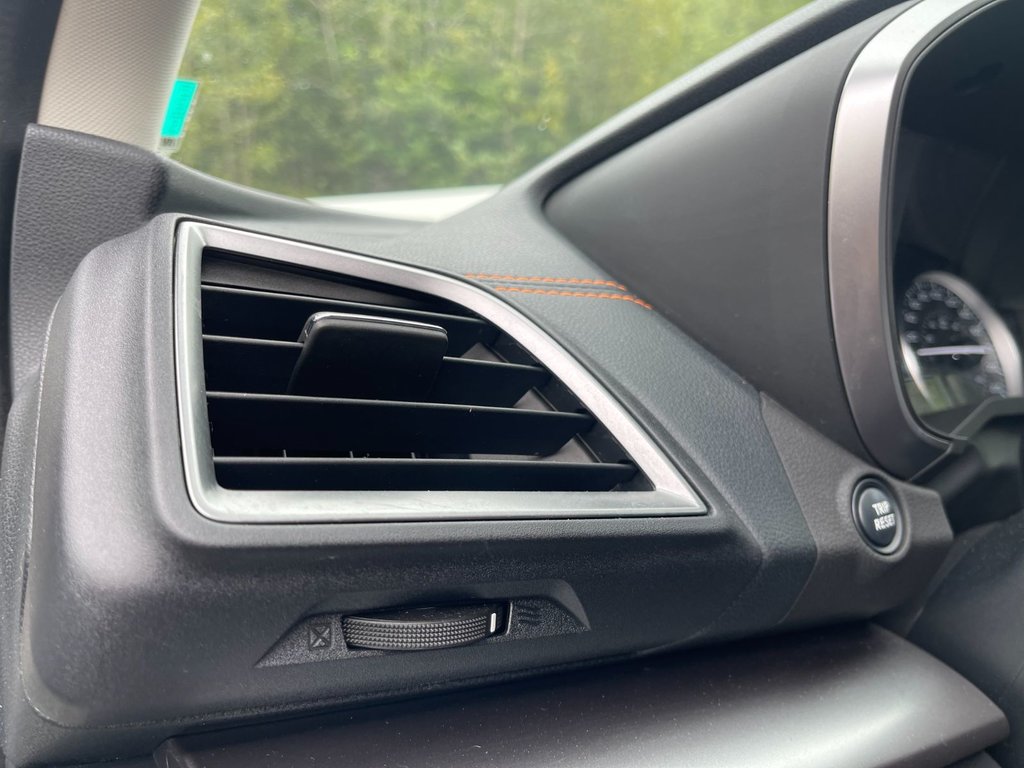 Subaru Crosstrek Limited | Leather | Roof | Cam | USB | HtdSeat 2020 à Saint John, Nouveau-Brunswick - 12 - w1024h768px