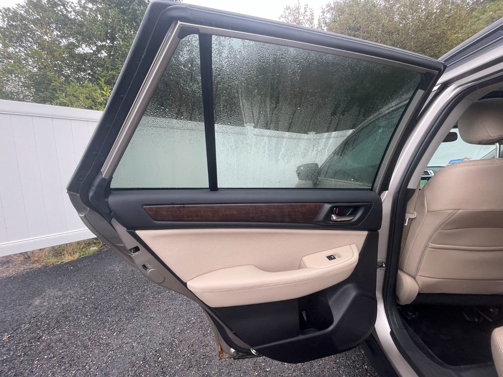 2015 Subaru Outback 3.6R Ltd | Leather | Sunroof | Nav | Cam | USB in Saint John, New Brunswick - 31 - w1024h768px