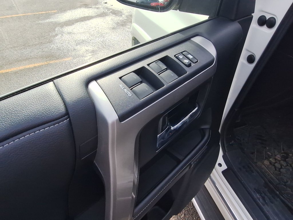 2018 Toyota 4Runner LIMITED | Leather | Roof | Cam | USB in Saint John, New Brunswick - 15 - w1024h768px