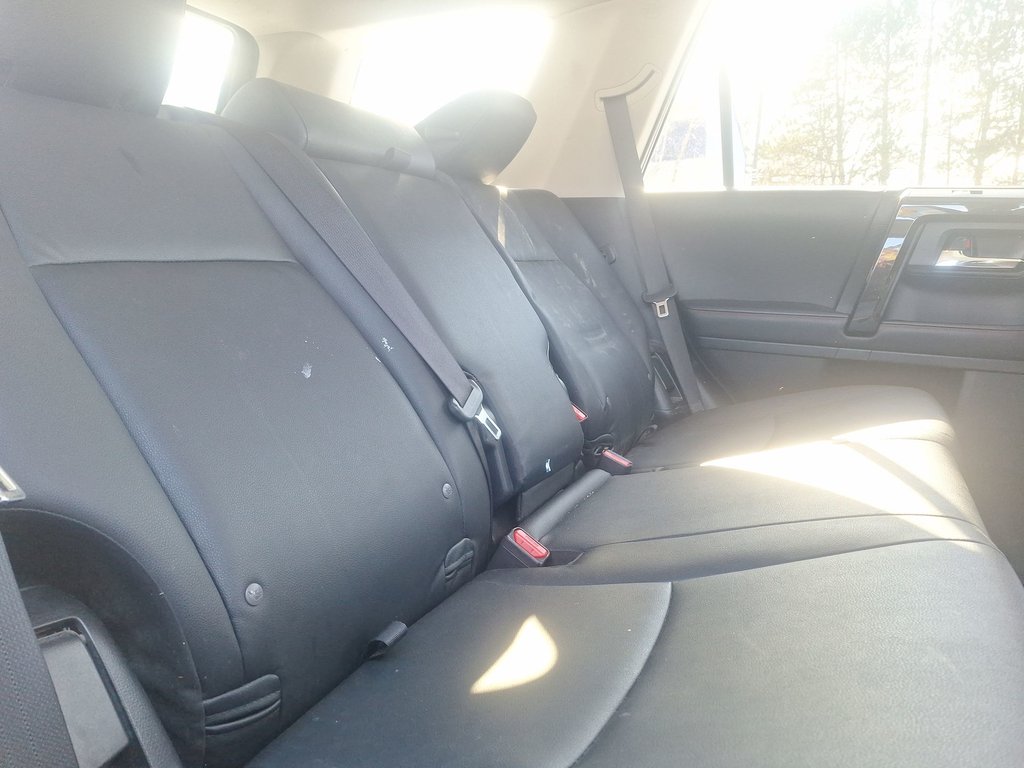 Toyota 4Runner TRD OFF ROAD | Roof | USB | Warranty to May 2022 2022 à Saint John, Nouveau-Brunswick - 40 - w1024h768px