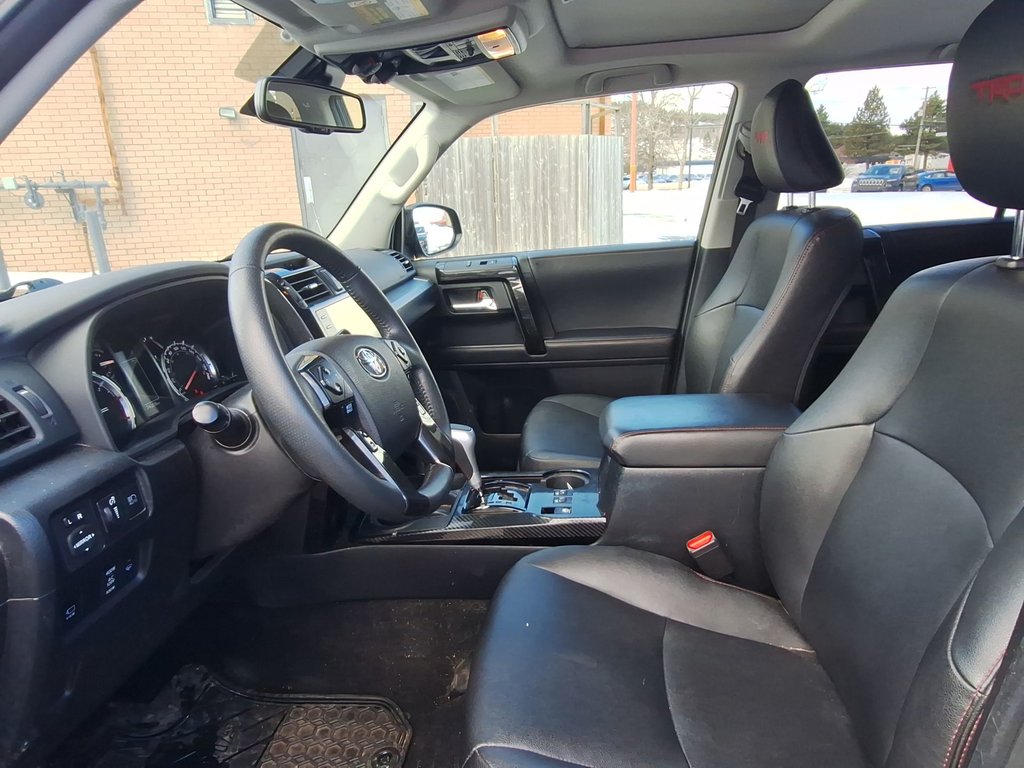 Toyota 4Runner TRD OFF ROAD | Roof | USB | Warranty to May 2022 2022 à Saint John, Nouveau-Brunswick - 13 - w1024h768px