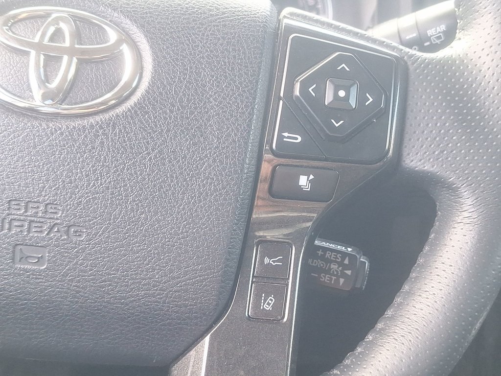 Toyota 4Runner TRD OFF ROAD | Roof | USB | Warranty to May 2022 2022 à Saint John, Nouveau-Brunswick - 21 - w1024h768px