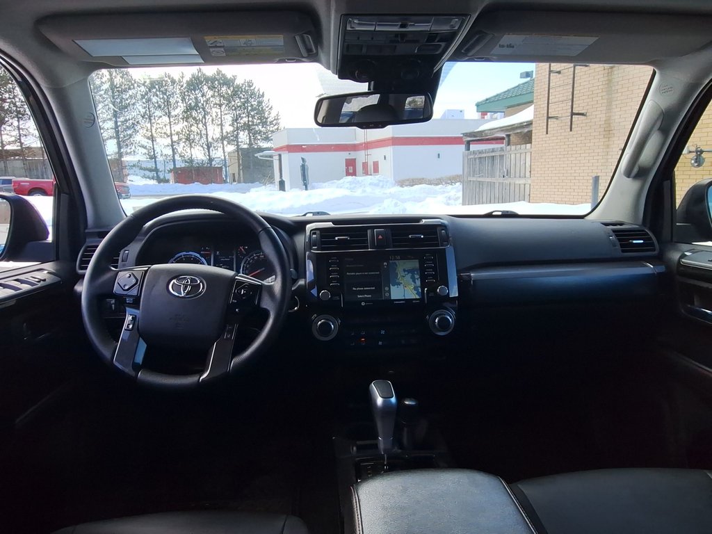 Toyota 4Runner TRD OFF ROAD | Roof | USB | Warranty to May 2022 2022 à Saint John, Nouveau-Brunswick - 16 - w1024h768px