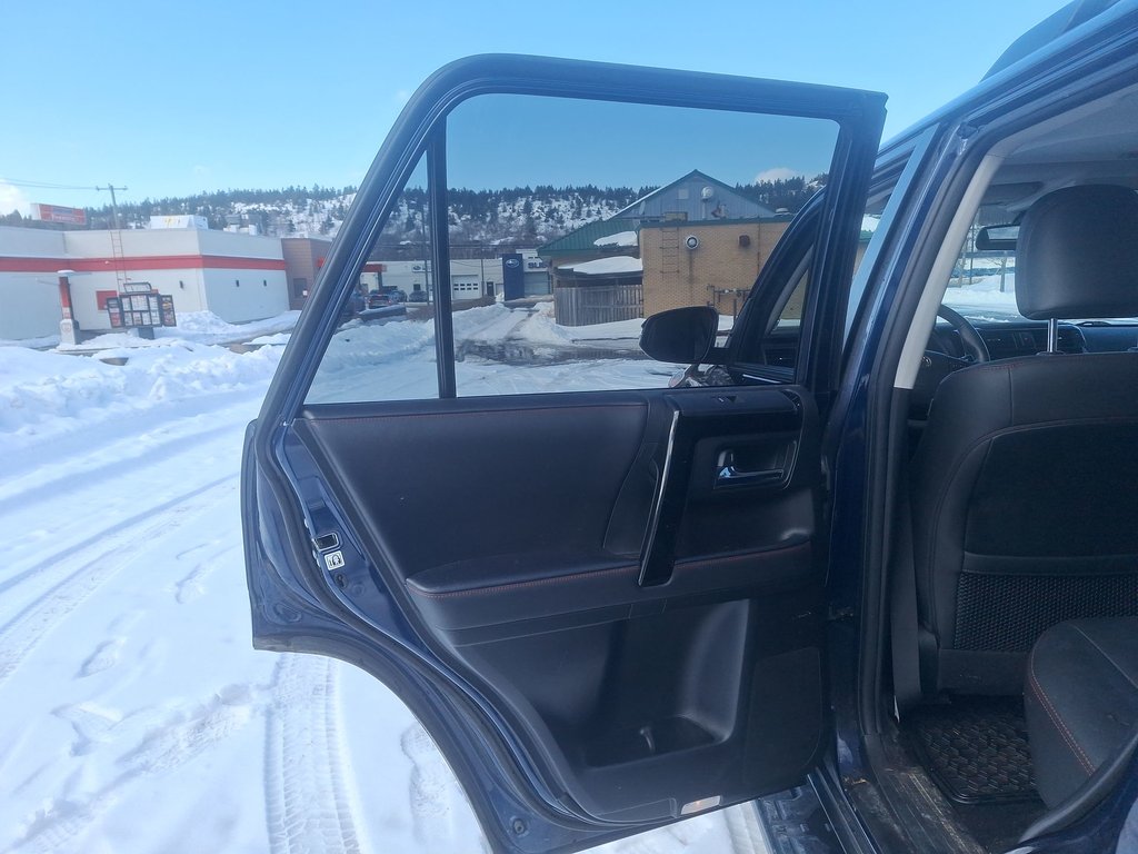 Toyota 4Runner TRD OFF ROAD | Roof | USB | Warranty to May 2022 2022 à Saint John, Nouveau-Brunswick - 35 - w1024h768px