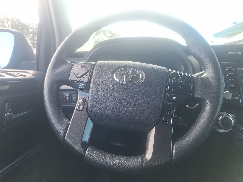 Toyota 4Runner TRD OFF ROAD | Roof | USB | Warranty to May 2022 2022 à Saint John, Nouveau-Brunswick - 19 - w1024h768px
