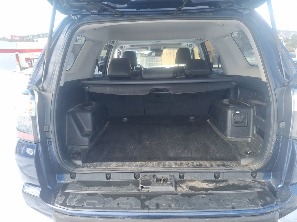 Toyota 4Runner TRD OFF ROAD | Roof | USB | Warranty to May 2022 2022 à Saint John, Nouveau-Brunswick - 36 - w1024h768px