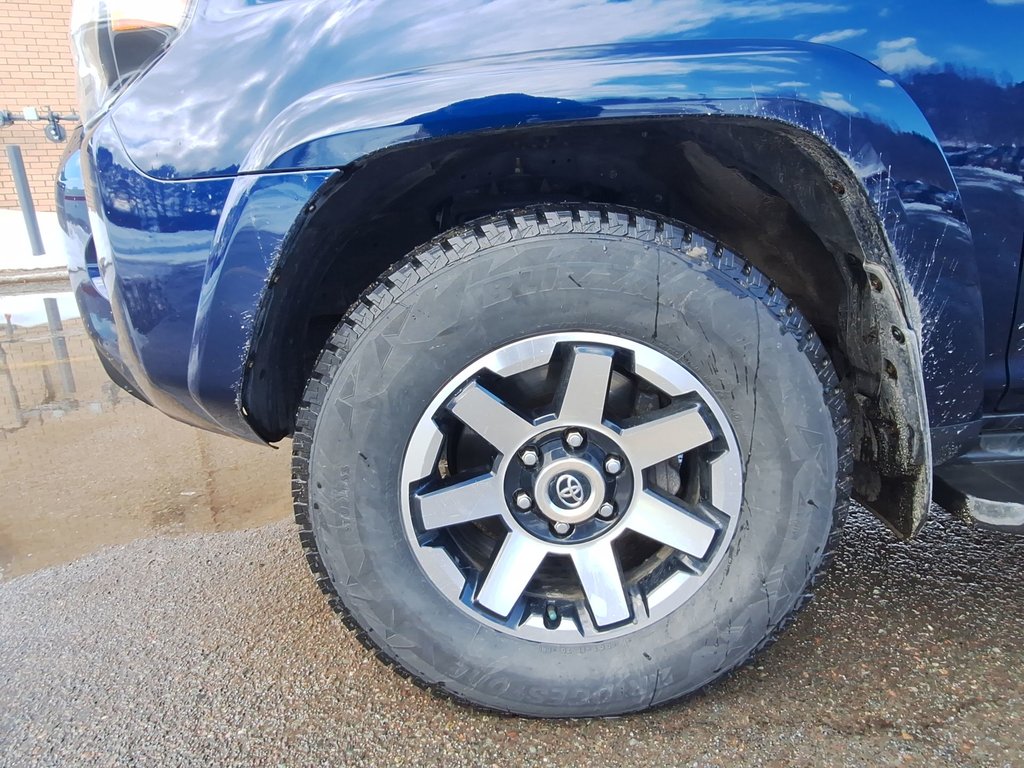 Toyota 4Runner TRD OFF ROAD | Roof | USB | Warranty to May 2022 2022 à Saint John, Nouveau-Brunswick - 10 - w1024h768px