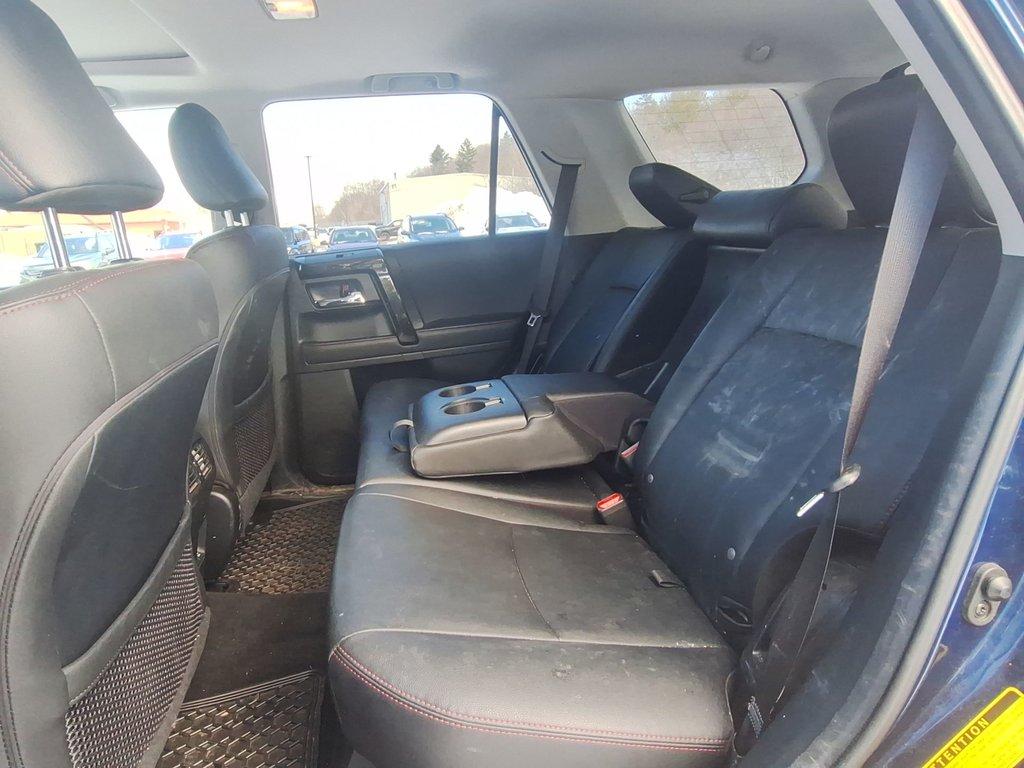 Toyota 4Runner TRD OFF ROAD | Roof | USB | Warranty to May 2022 2022 à Saint John, Nouveau-Brunswick - 33 - w1024h768px