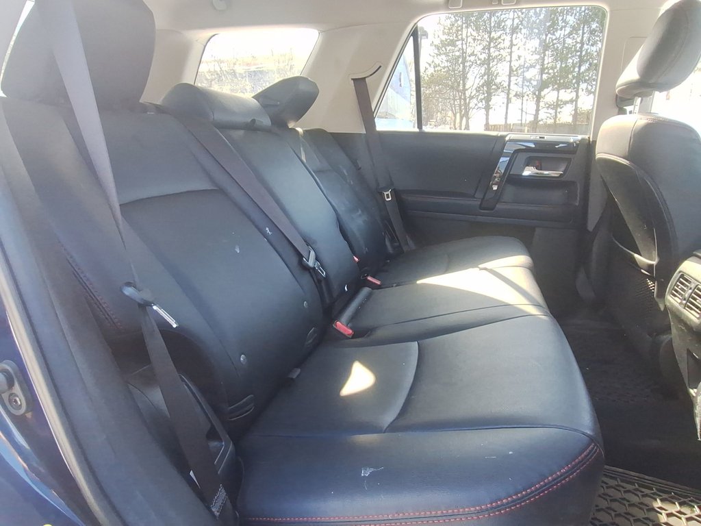 Toyota 4Runner TRD OFF ROAD | Roof | USB | Warranty to May 2022 2022 à Saint John, Nouveau-Brunswick - 39 - w1024h768px