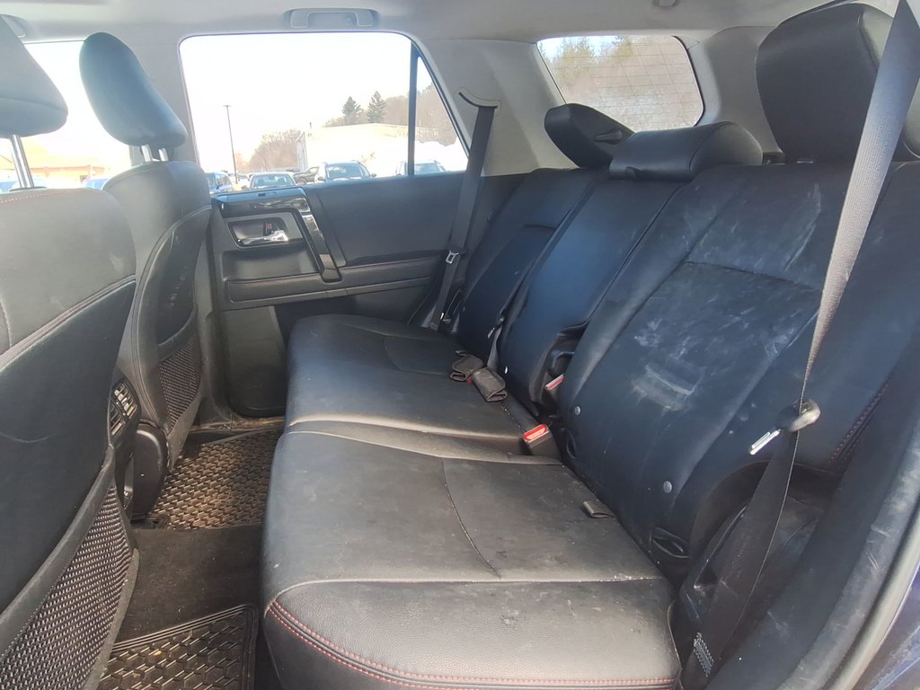 Toyota 4Runner TRD OFF ROAD | Roof | USB | Warranty to May 2022 2022 à Saint John, Nouveau-Brunswick - 32 - w1024h768px