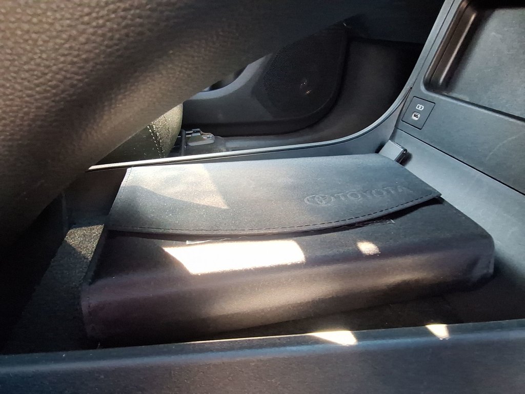 2023 Toyota bZ4X XLE | Roof | Cam | USB | Warranty to 2028 in Saint John, New Brunswick - 44 - w1024h768px