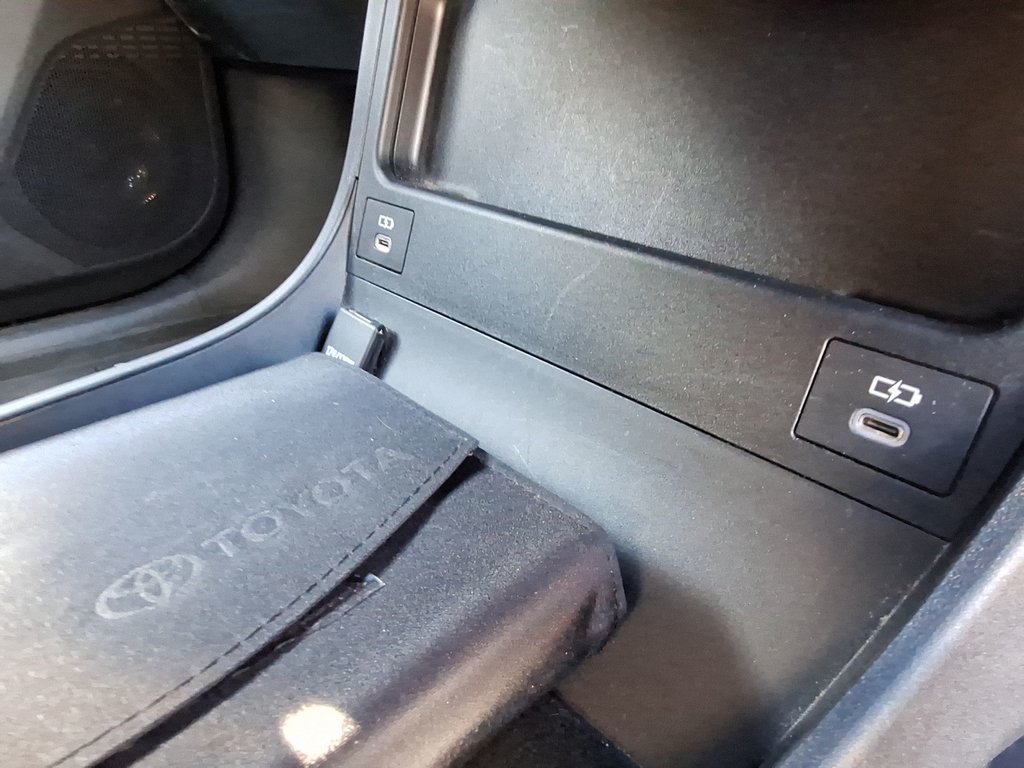 2023 Toyota bZ4X XLE | Roof | Cam | USB | Warranty to 2028 in Saint John, New Brunswick - 45 - w1024h768px