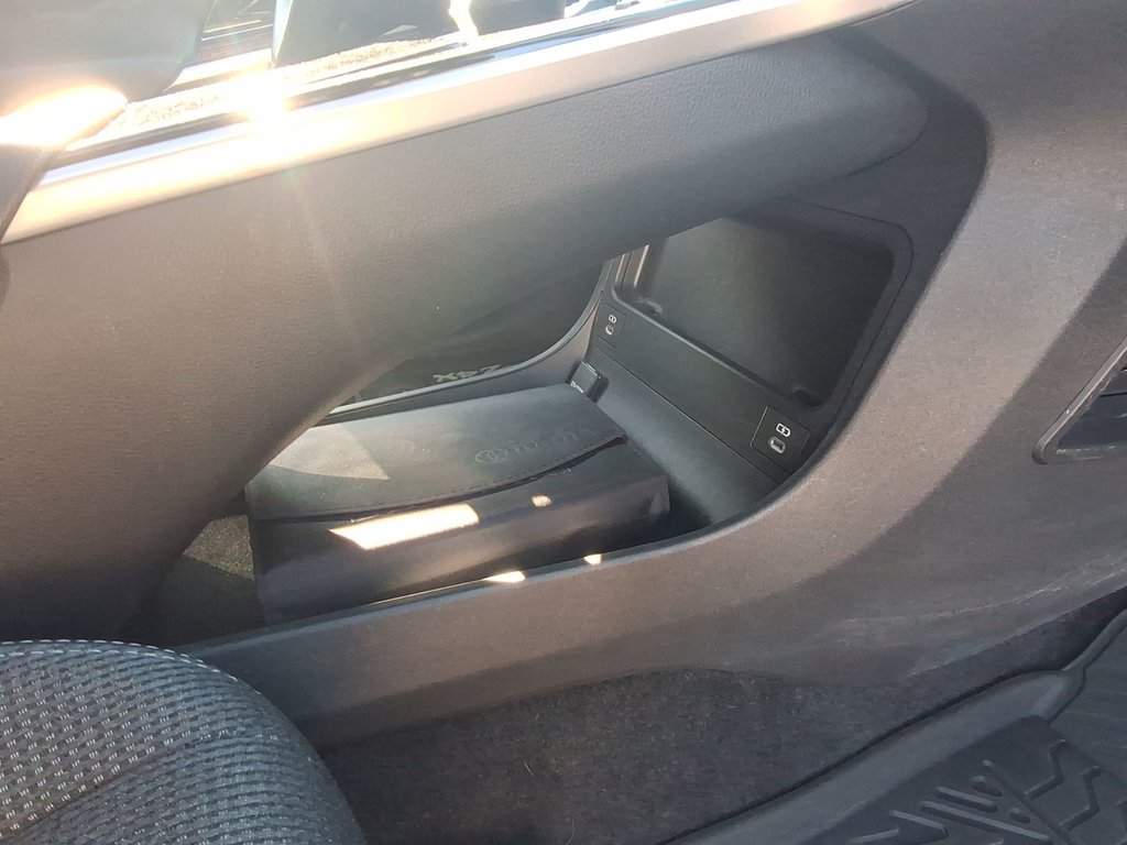 2023 Toyota bZ4X XLE | Roof | Cam | USB | Warranty to 2028 in Saint John, New Brunswick - 43 - w1024h768px