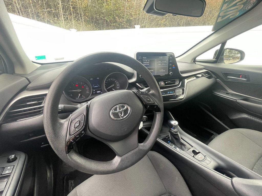 2021 Toyota C-HR LE | CAM | USB | Apple CarPlay in Saint John, New Brunswick - 13 - w1024h768px