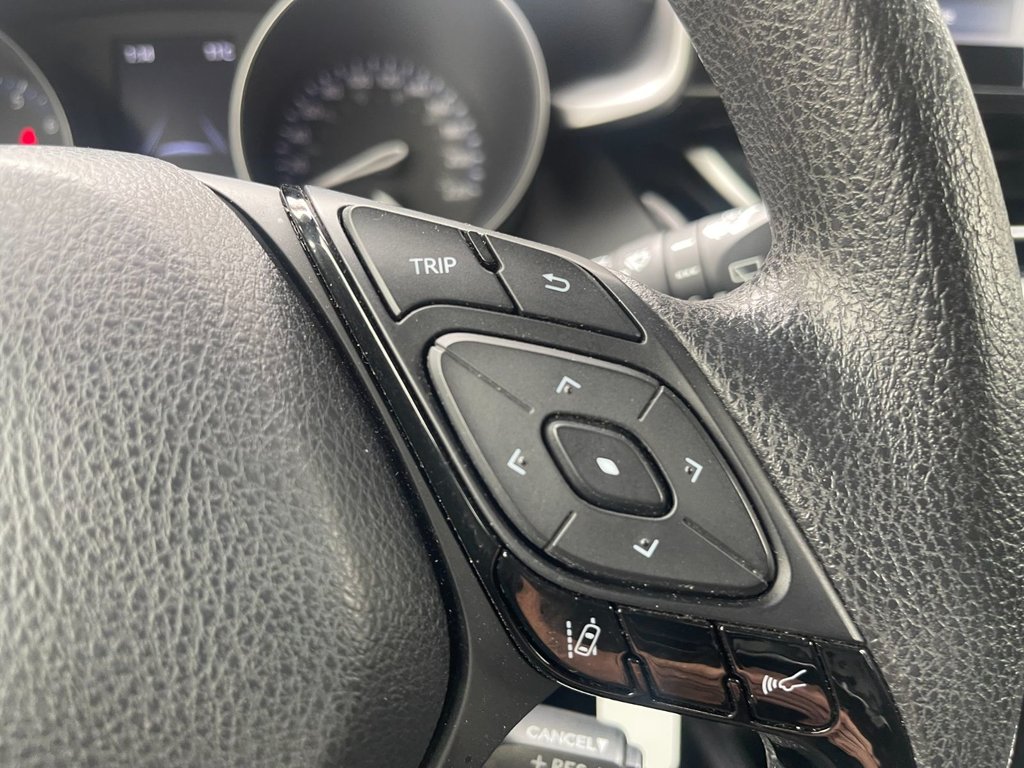 2021 Toyota C-HR LE | CAM | USB | Apple CarPlay in Saint John, New Brunswick - 17 - w1024h768px