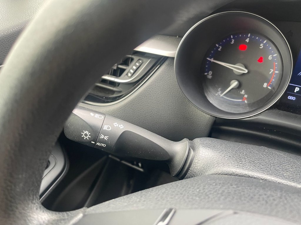 2021 Toyota C-HR LE | CAM | USB | Apple CarPlay in Saint John, New Brunswick - 15 - w1024h768px