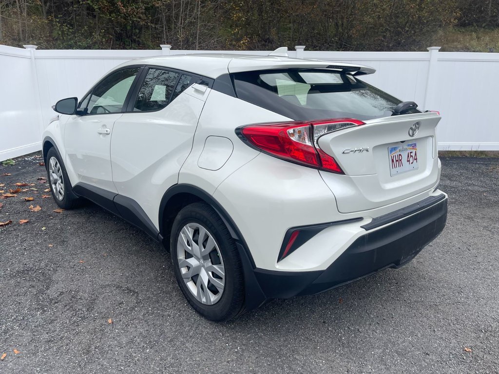 2021 Toyota C-HR LE | CAM | USB | Apple CarPlay in Saint John, New Brunswick - 5 - w1024h768px