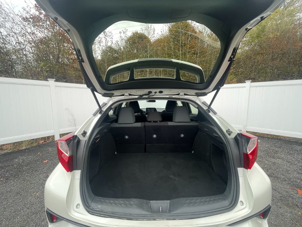 2021 Toyota C-HR LE | CAM | USB | Apple CarPlay in Saint John, New Brunswick - 32 - w1024h768px