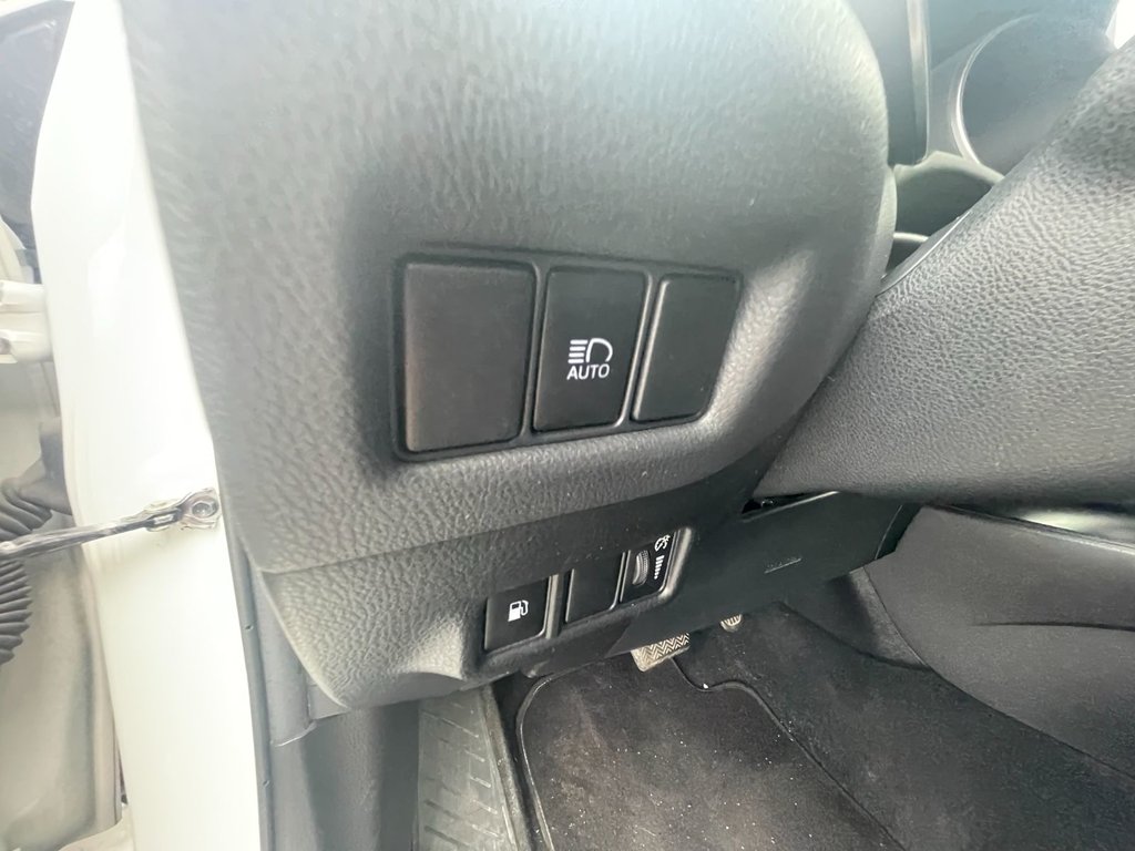 2021 Toyota C-HR LE | CAM | USB | Apple CarPlay in Saint John, New Brunswick - 12 - w1024h768px