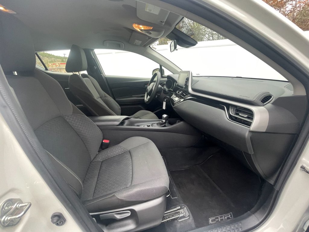2021 Toyota C-HR LE | CAM | USB | Apple CarPlay in Saint John, New Brunswick - 36 - w1024h768px