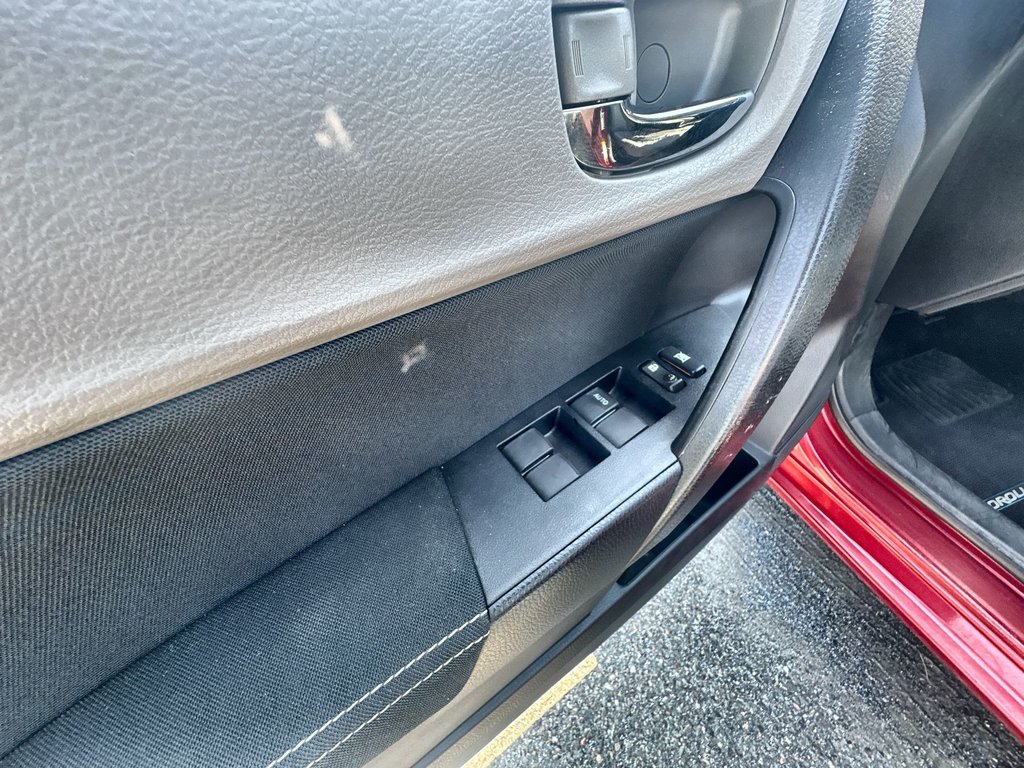2014 Toyota Corolla LE | USB in Saint John, New Brunswick - 15 - w1024h768px