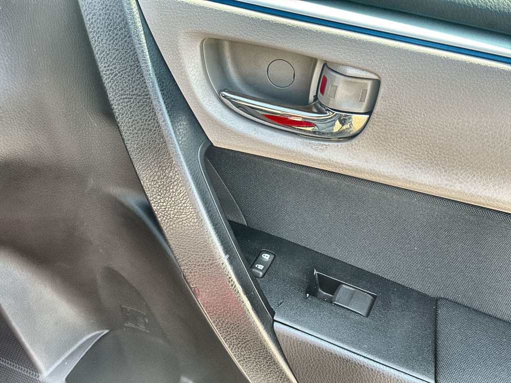 2014 Toyota Corolla LE | USB in Saint John, New Brunswick - 46 - w1024h768px