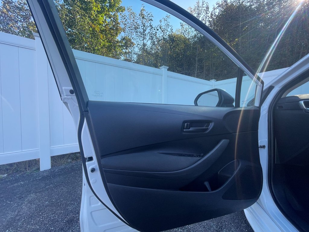 2022 Toyota Corolla LE | ROOF | CAM | USB | Warranty to 2027 in Saint John, New Brunswick - 9 - w1024h768px