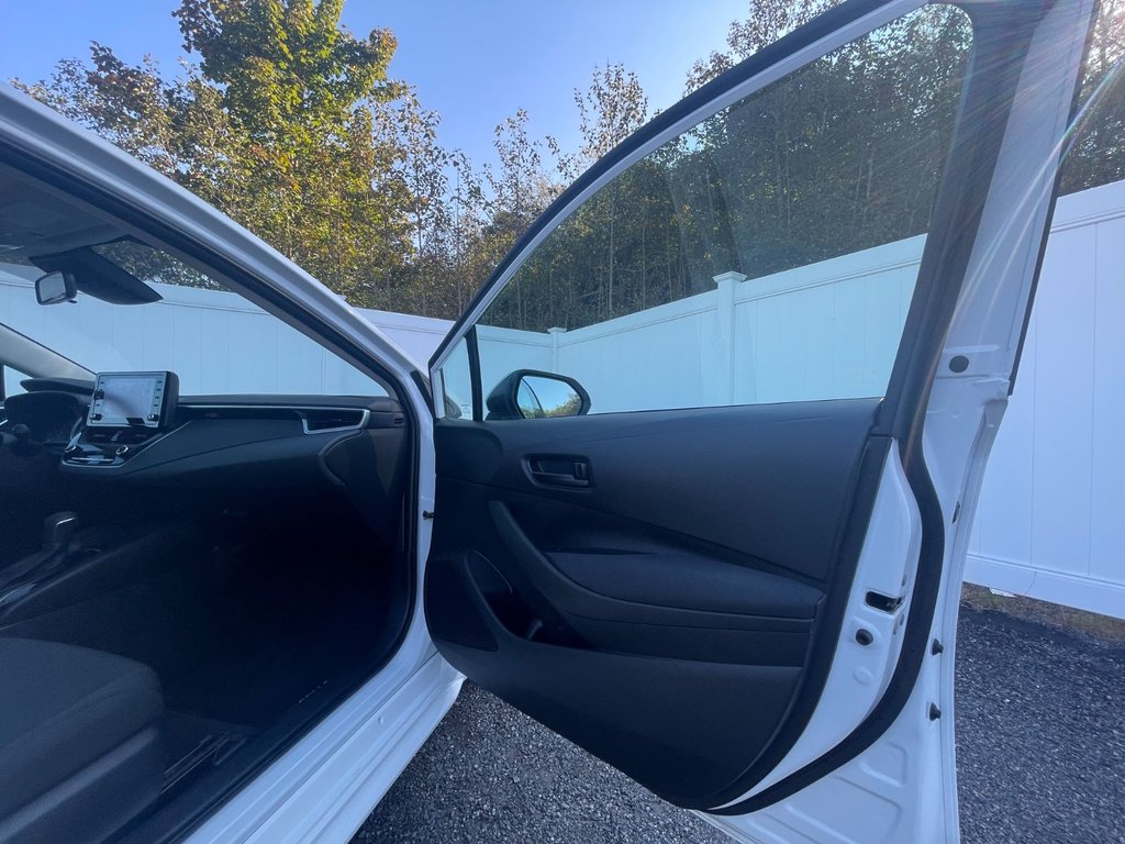 2022 Toyota Corolla LE | ROOF | CAM | USB | Warranty to 2027 in Saint John, New Brunswick - 35 - w1024h768px