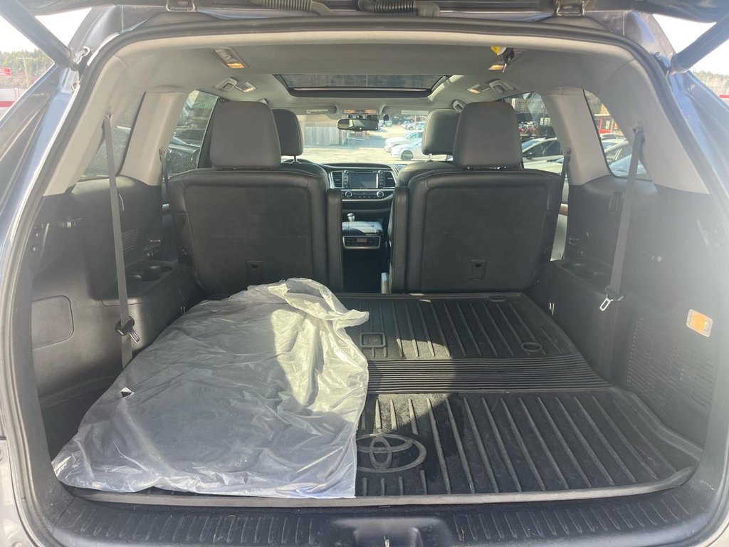 2016 Toyota Highlander hybrid in Antigonish, Nova Scotia - 12 - w1024h768px