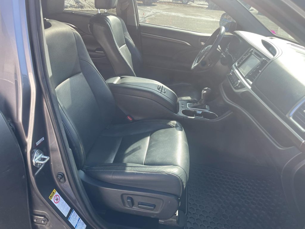 2016 Toyota Highlander hybrid in Antigonish, Nova Scotia - 14 - w1024h768px