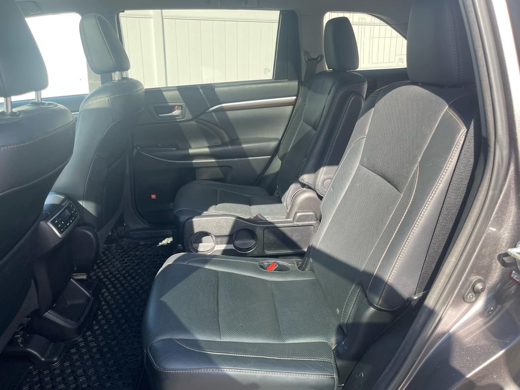 2016 Toyota Highlander hybrid in Antigonish, Nova Scotia - 11 - w1024h768px