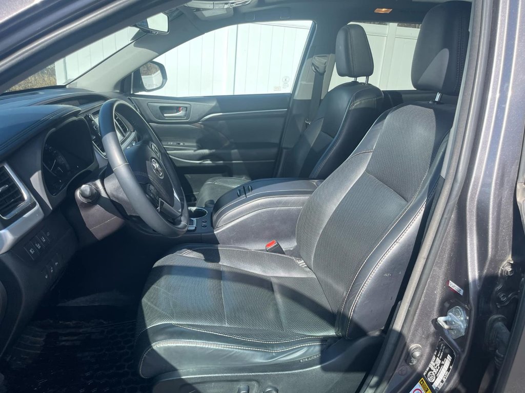 2016 Toyota Highlander hybrid in Antigonish, Nova Scotia - 10 - w1024h768px