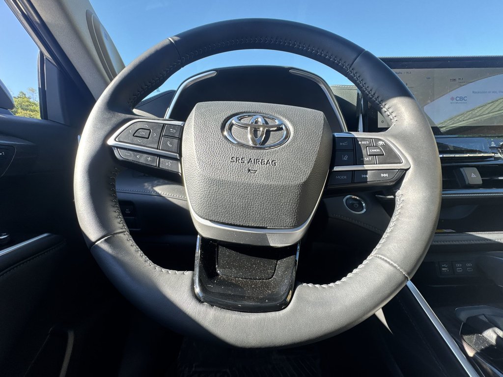 2025 Toyota Highlander Hybrid Platinum | Roof | Cam |  Warranty to 2030 in Saint John, New Brunswick - 18 - w1024h768px