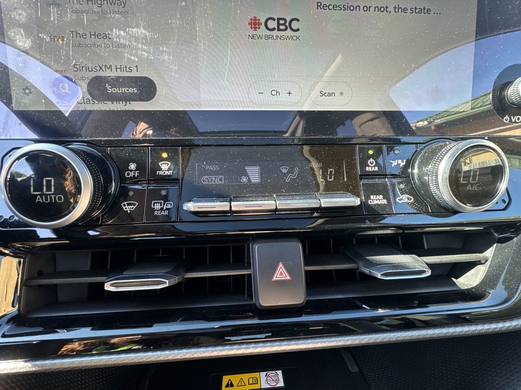 2025 Toyota Highlander Hybrid Platinum | Roof | Cam |  Warranty to 2030 in Saint John, New Brunswick - 27 - w1024h768px