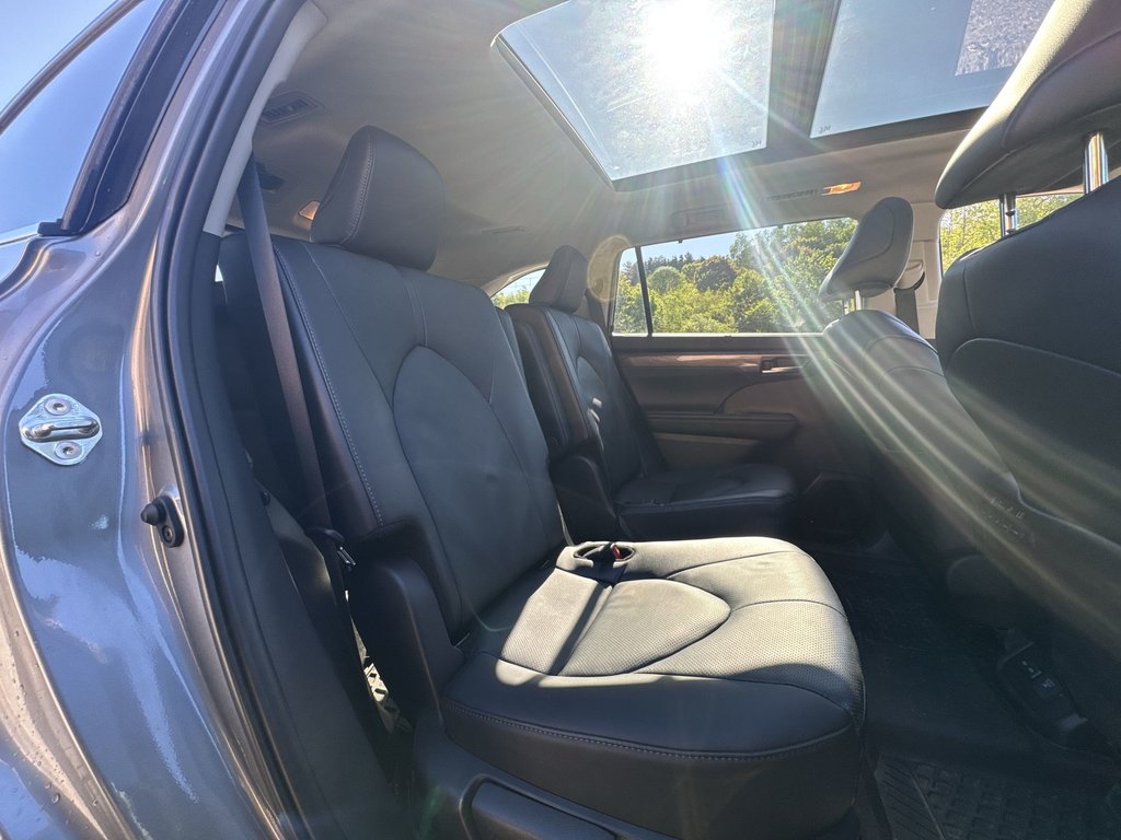 2025 Toyota Highlander Hybrid Platinum | Roof | Cam |  Warranty to 2030 in Saint John, New Brunswick - 39 - w1024h768px
