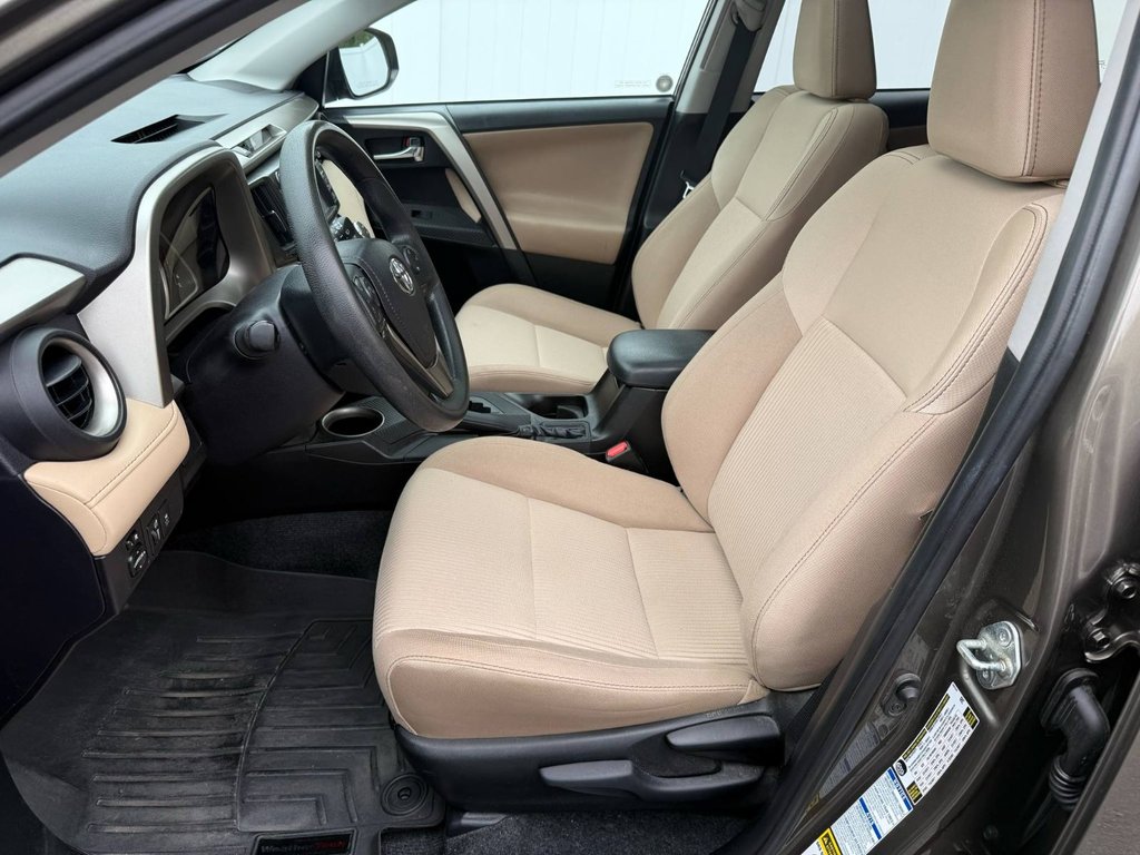 2014 Toyota RAV4 XLE | SunRoof | HtdSeat | USB | Cam in Saint John, New Brunswick - 10 - w1024h768px