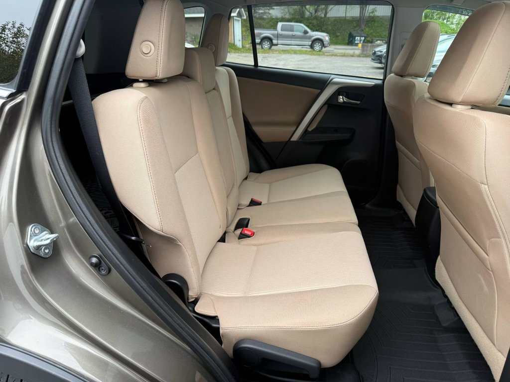 2014 Toyota RAV4 XLE | SunRoof | HtdSeat | USB | Cam in Saint John, New Brunswick - 13 - w1024h768px