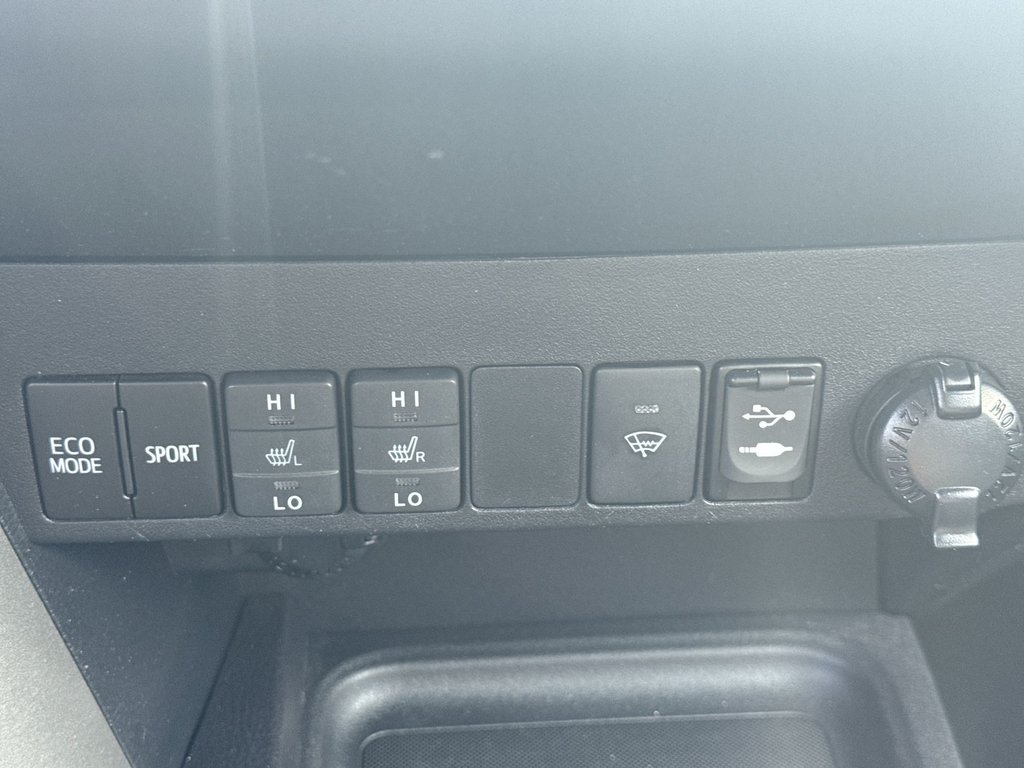 2016 Toyota RAV4 XLE | Roof | Cam | USB | Htd Seats in Saint John, New Brunswick - 22 - w1024h768px