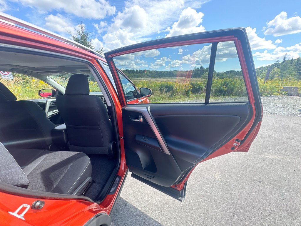 2016 Toyota RAV4 XLE | Roof | Cam | USB | Htd Seats in Saint John, New Brunswick - 41 - w1024h768px