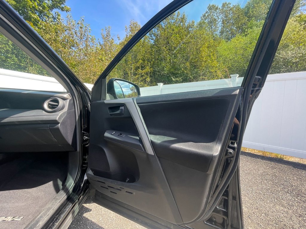 2017 Toyota RAV4 in Antigonish, Nova Scotia - 37 - w1024h768px