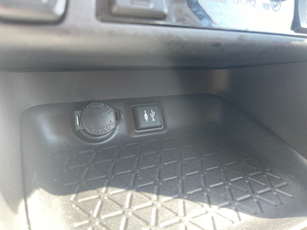 2019 Toyota RAV4 LE |Cam | USB in Saint John, New Brunswick - 19 - w1024h768px