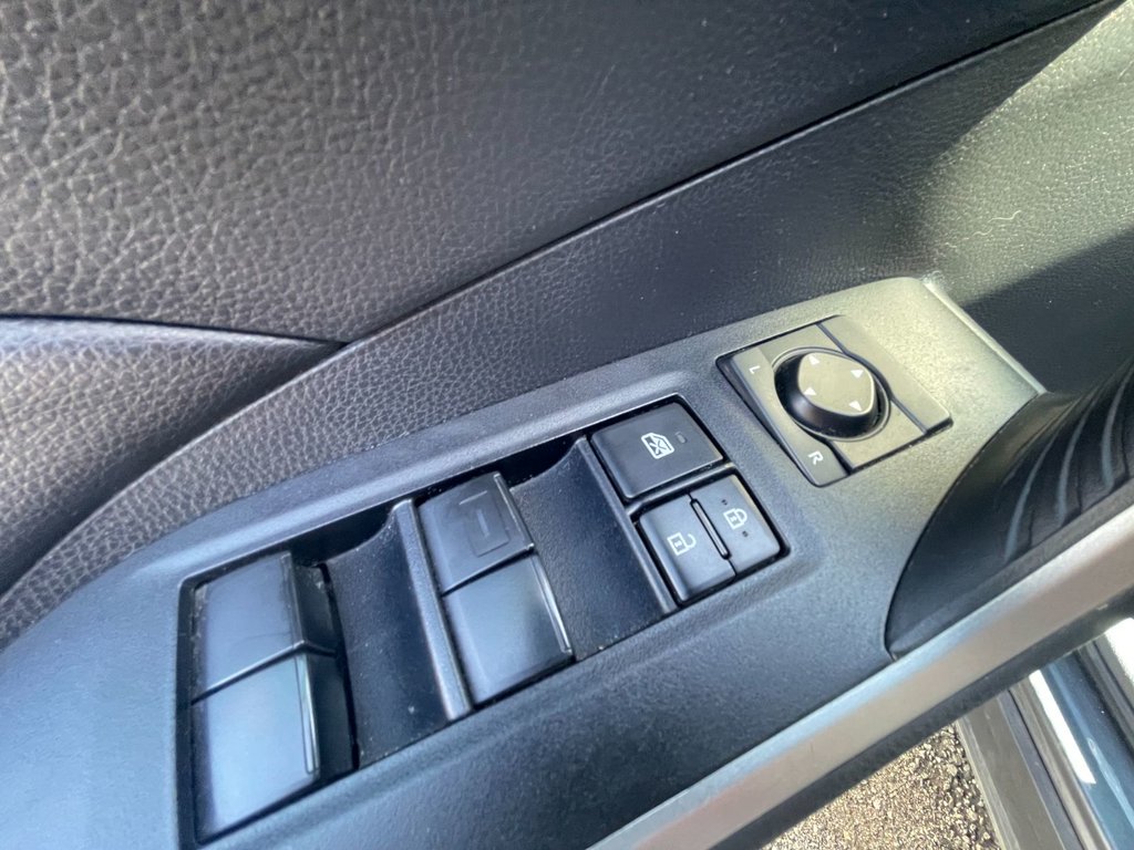 2019 Toyota RAV4 LE |Cam | USB in Saint John, New Brunswick - 10 - w1024h768px