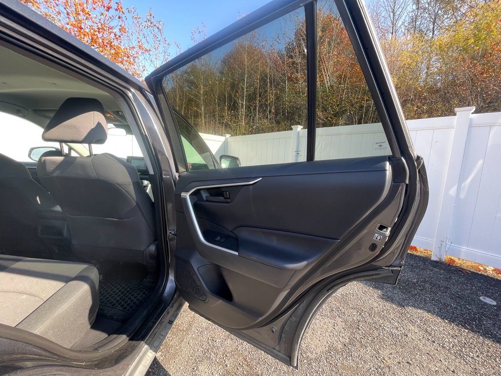 2019 Toyota RAV4 LE |Cam | USB in Saint John, New Brunswick - 32 - w1024h768px